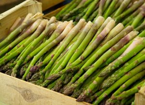 szparagi, truskawki, glutation, fitozwiązki, dieta odchudzająca, detoks